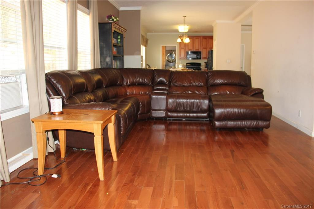 37 Haynes Boulevard - Photo 6