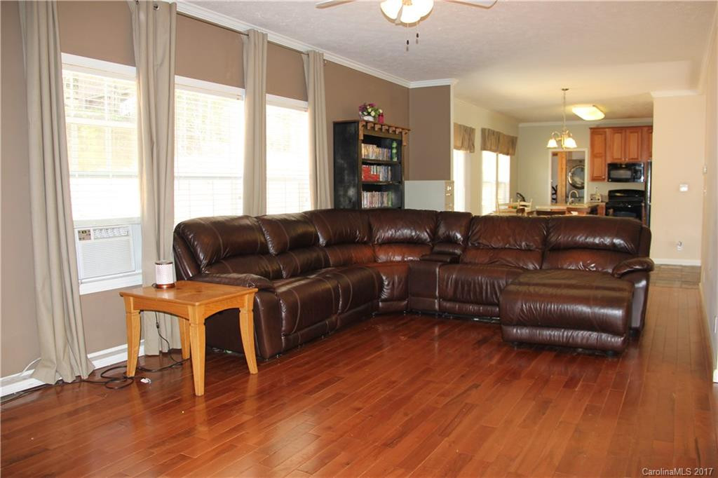 37 Haynes Boulevard - Photo 7