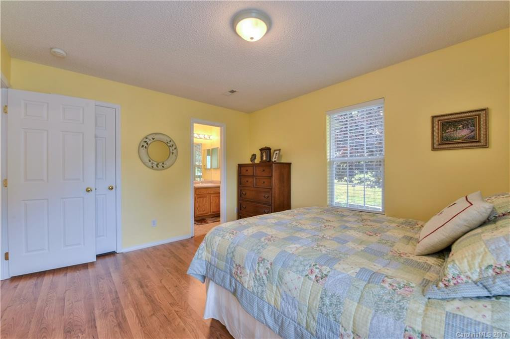 380 Rovingwood Drive - Photo 15