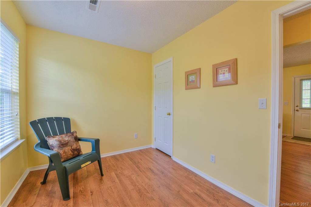 380 Rovingwood Drive - Photo 18