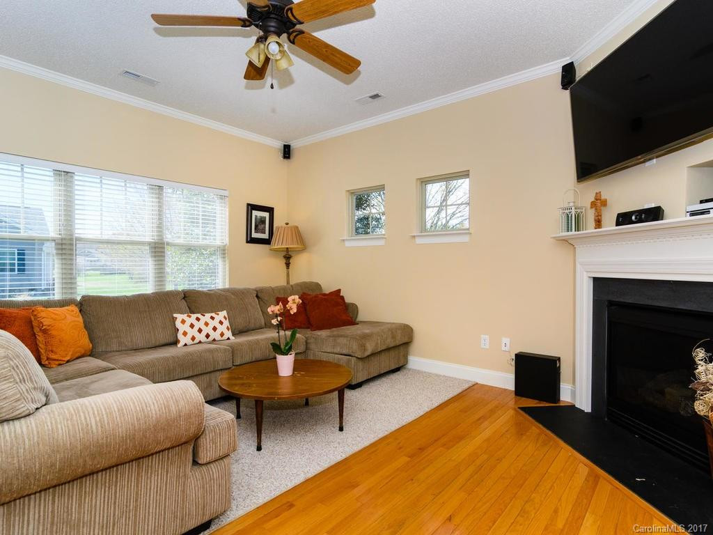 174 Springfield Meadow Drive #13 - Photo 5