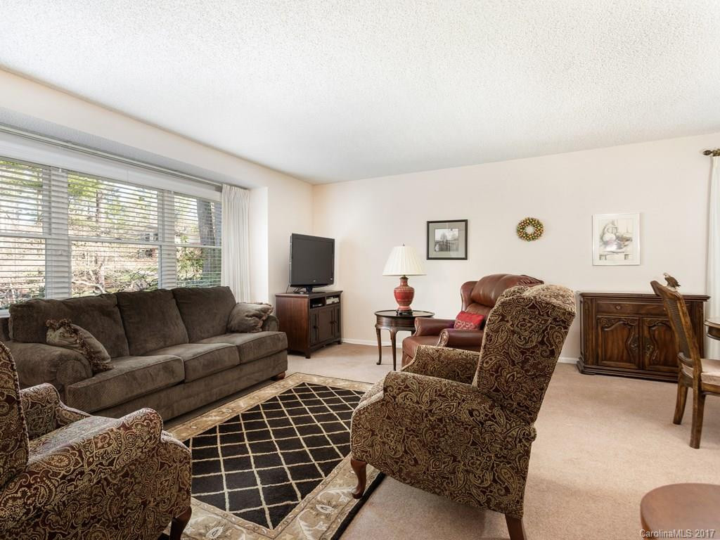 8 Brae Burn Drive - Photo 2