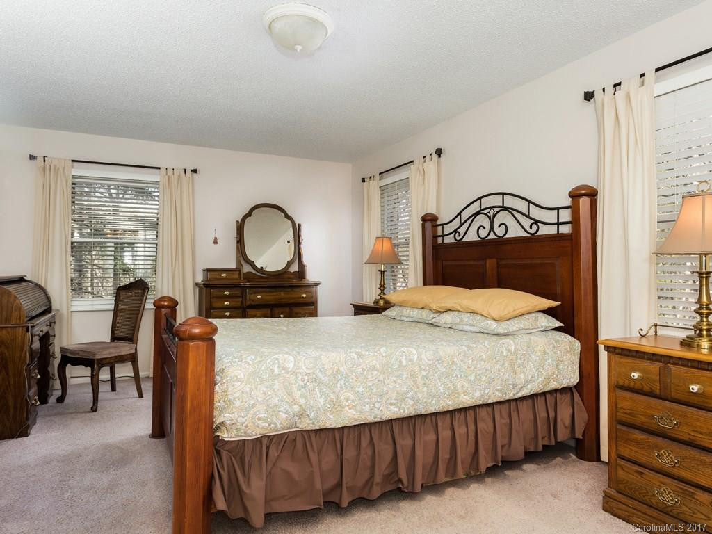 8 Brae Burn Drive - Photo 13