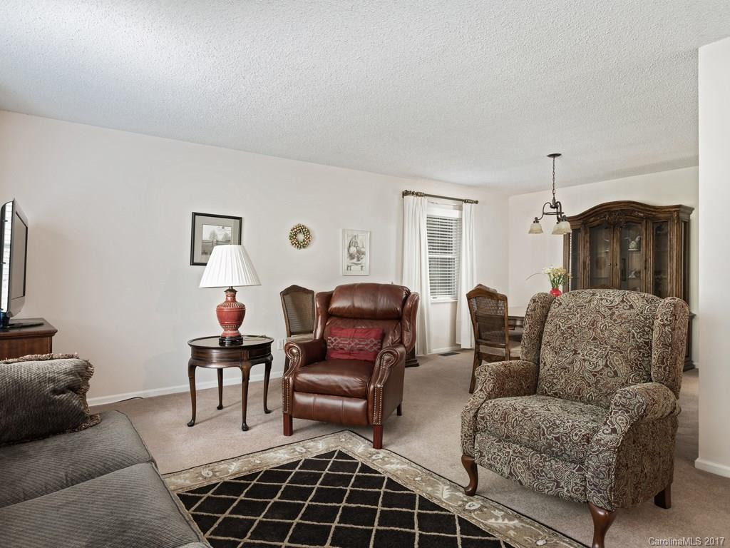 8 Brae Burn Drive - Photo 3