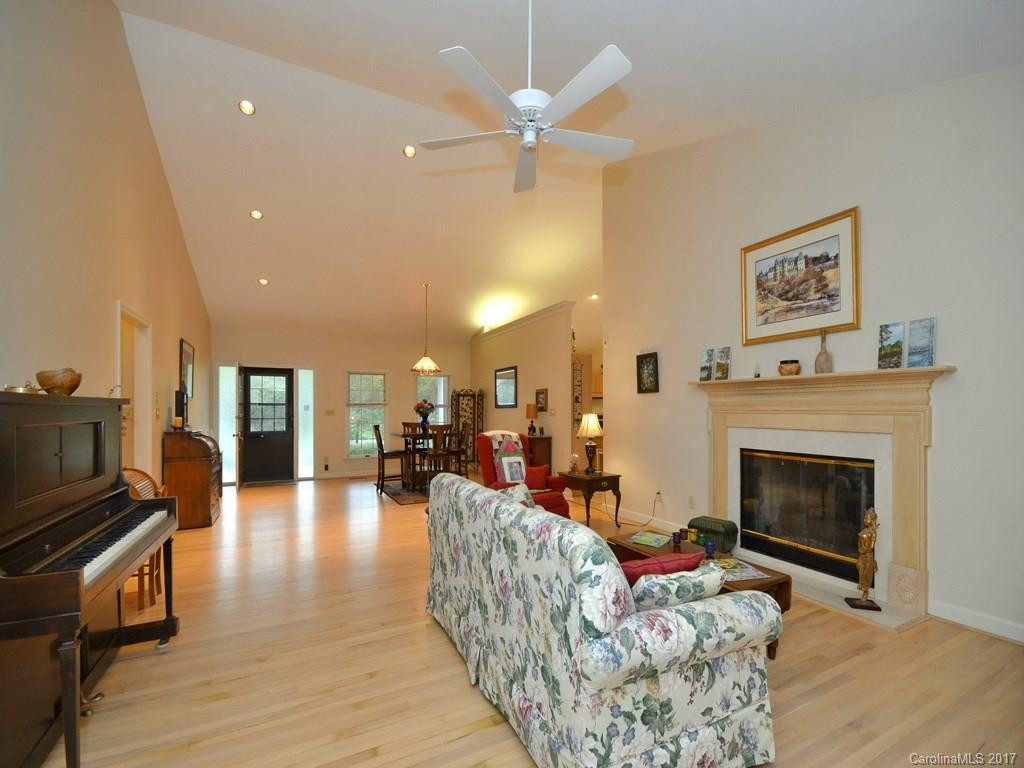 172 Pine Tree Lane - Photo 12