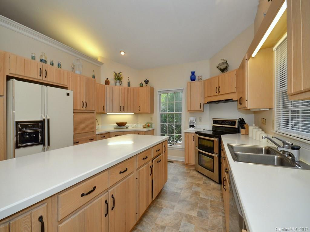 172 Pine Tree Lane - Photo 15