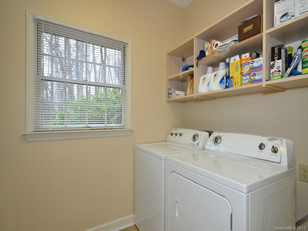 172 Pine Tree Lane - Photo 17