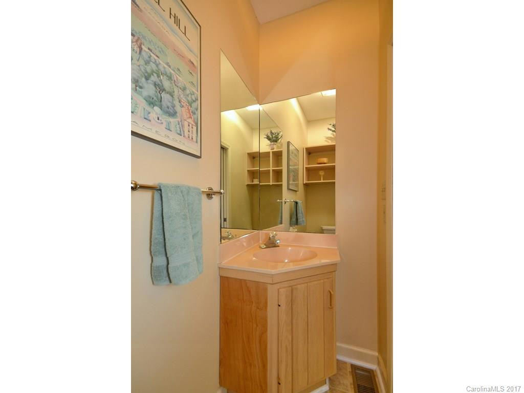 172 Pine Tree Lane - Photo 18