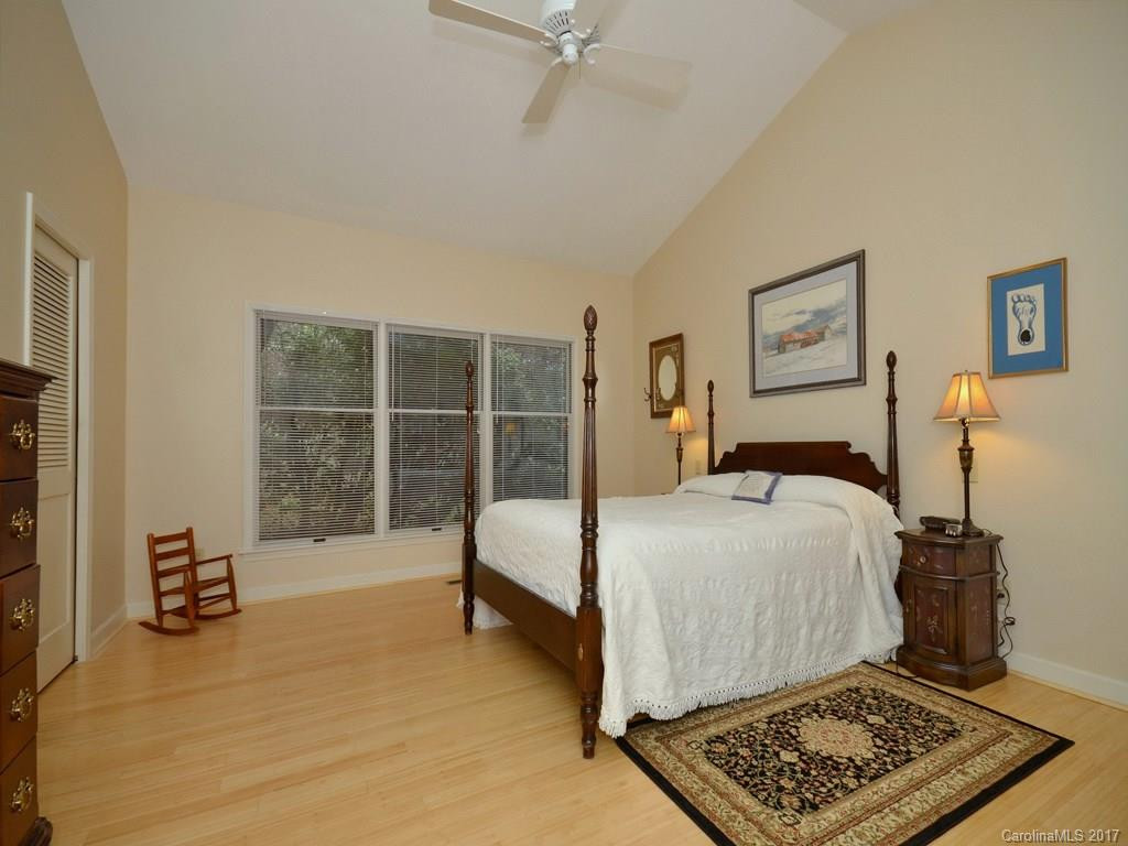 172 Pine Tree Lane - Photo 19
