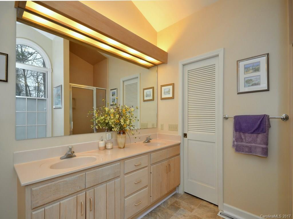 172 Pine Tree Lane - Photo 20