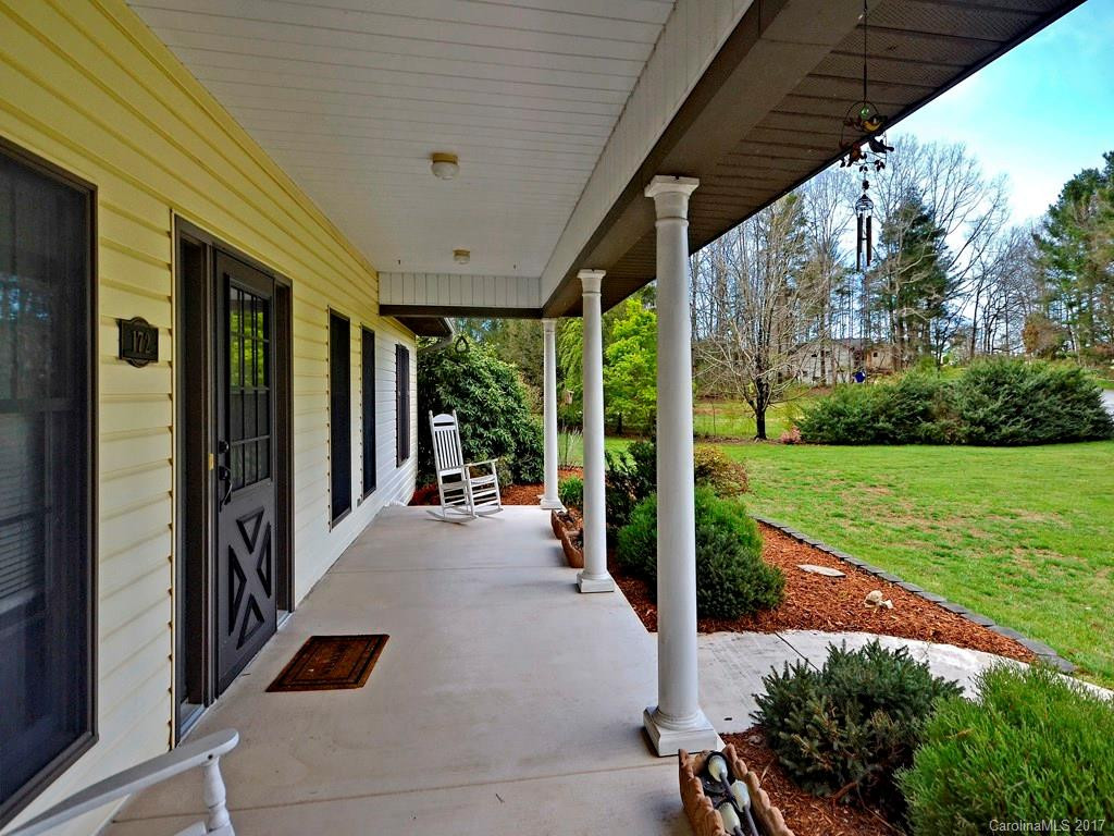 172 Pine Tree Lane - Photo 3