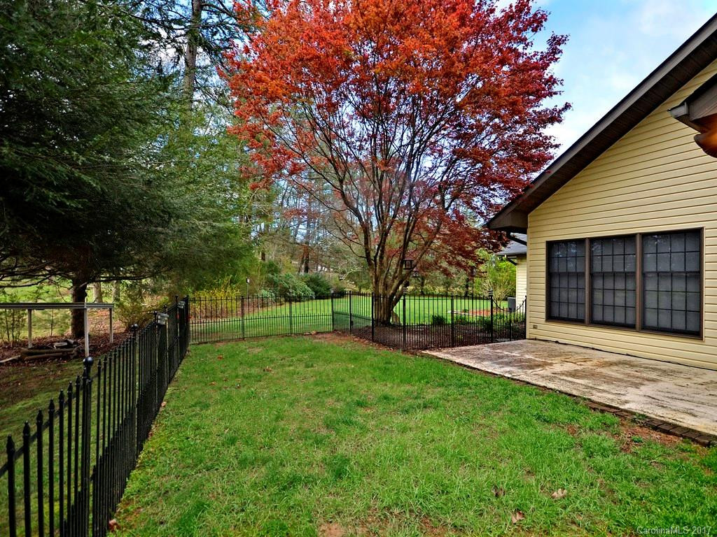 172 Pine Tree Lane - Photo 5