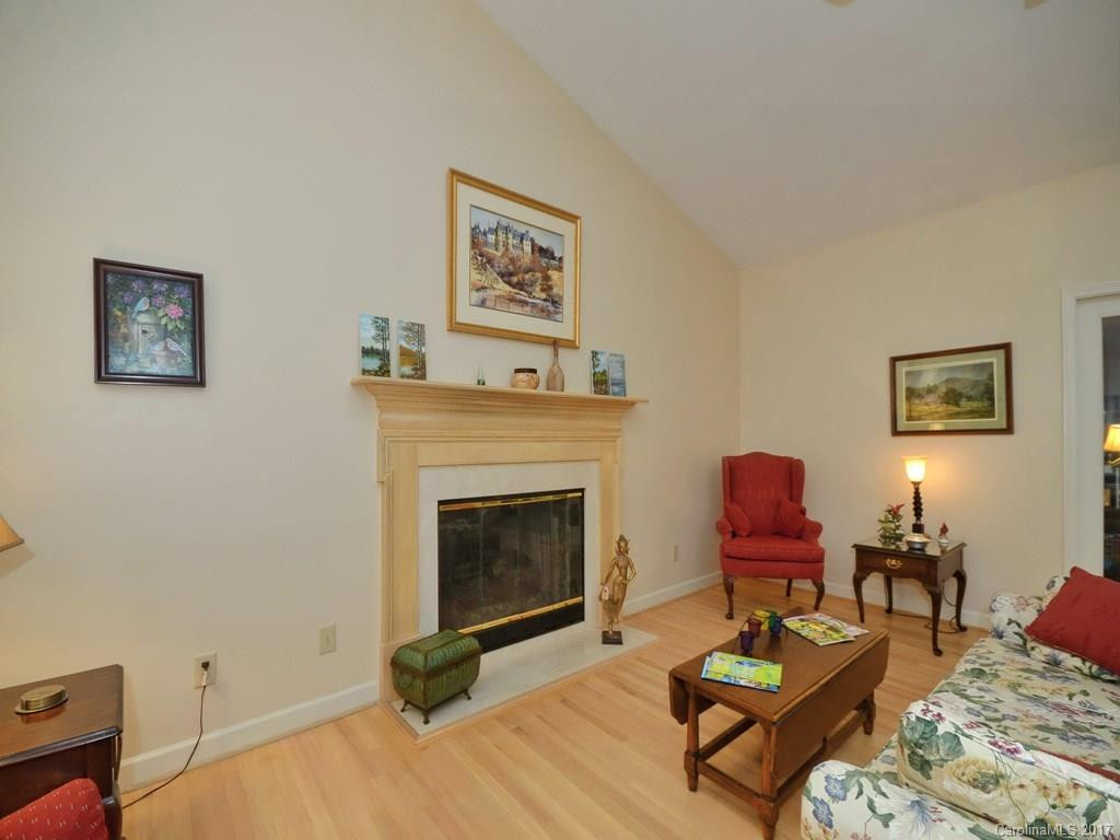 172 Pine Tree Lane - Photo 9