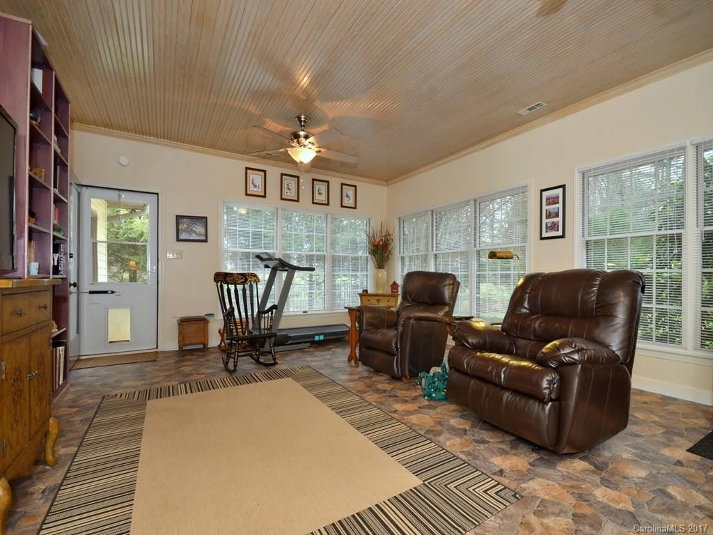 172 Pine Tree Lane - Photo 10