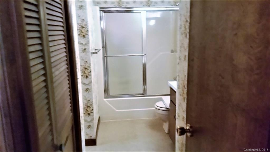 11 Crystalwood Lane - Photo 16