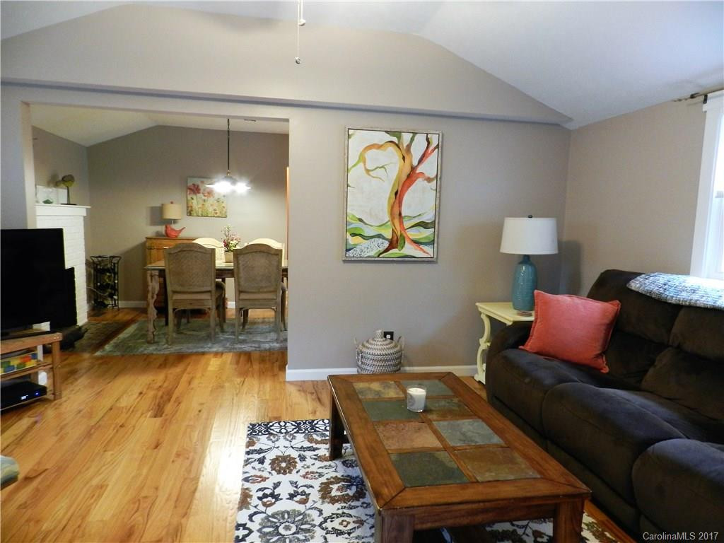 25 Winnfred Street - Photo 3
