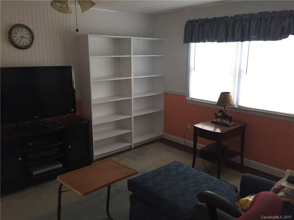 202 Birch Lane - Photo 3