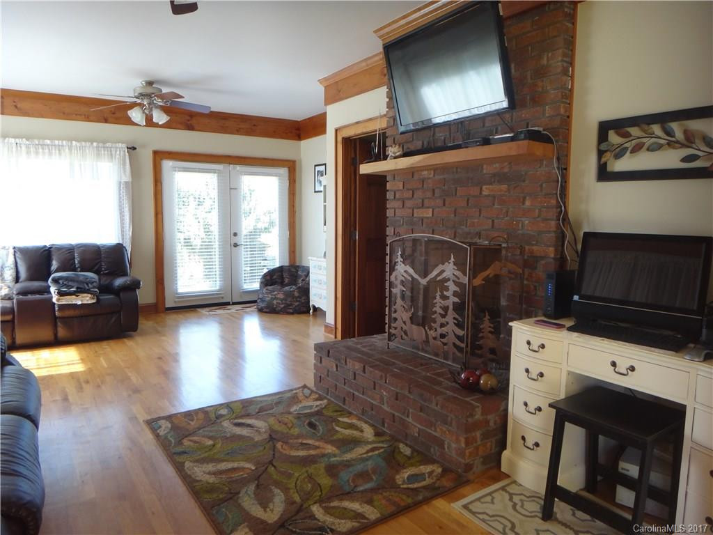 25 Elliott Road - Photo 3