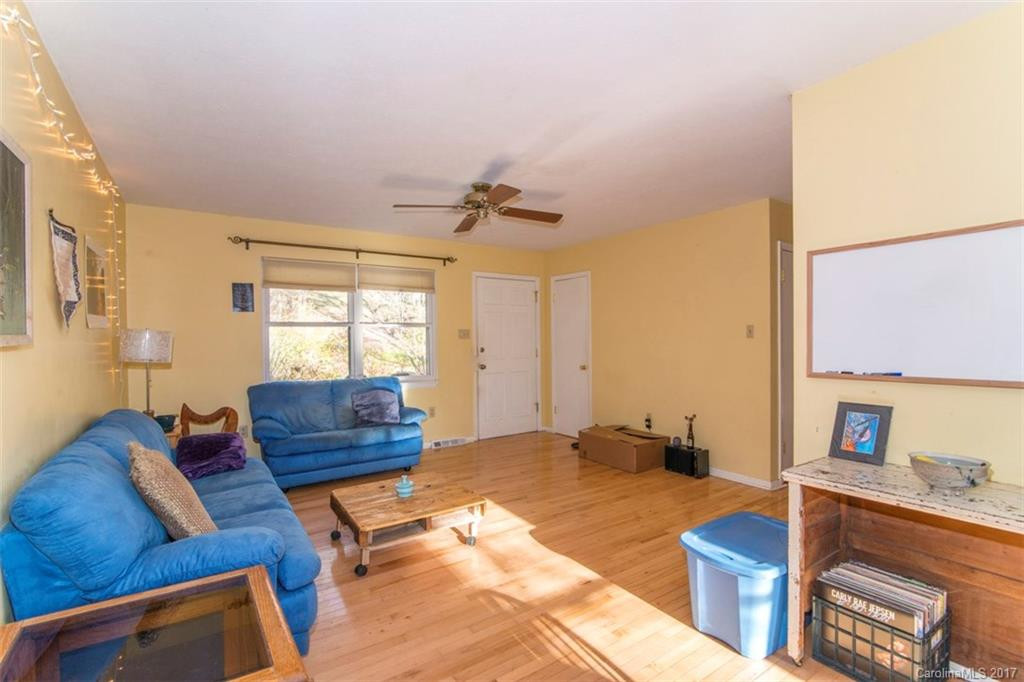 28 Evelake Drive - Photo 2
