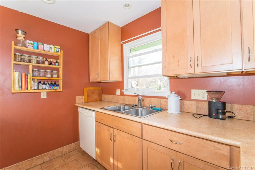 28 Evelake Drive - Photo 6
