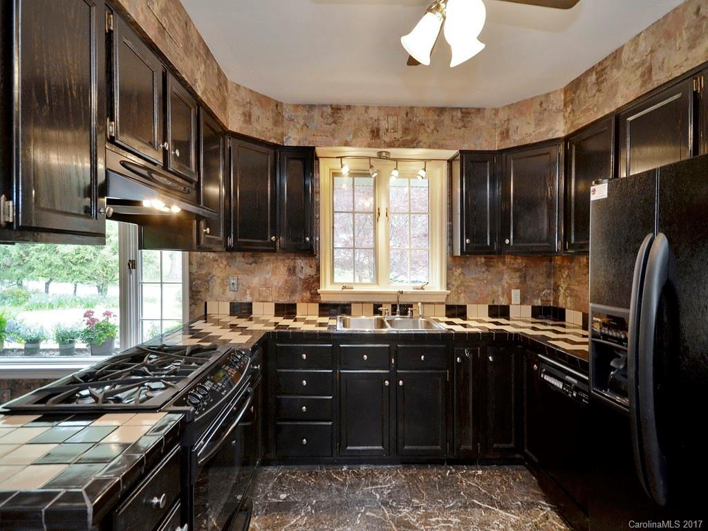 1234 Ashby Lane - Photo 9