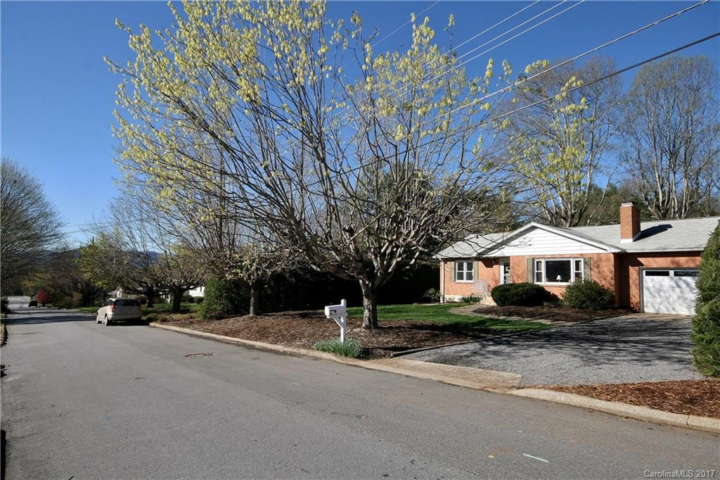 26 Pershing Road - Photo 2