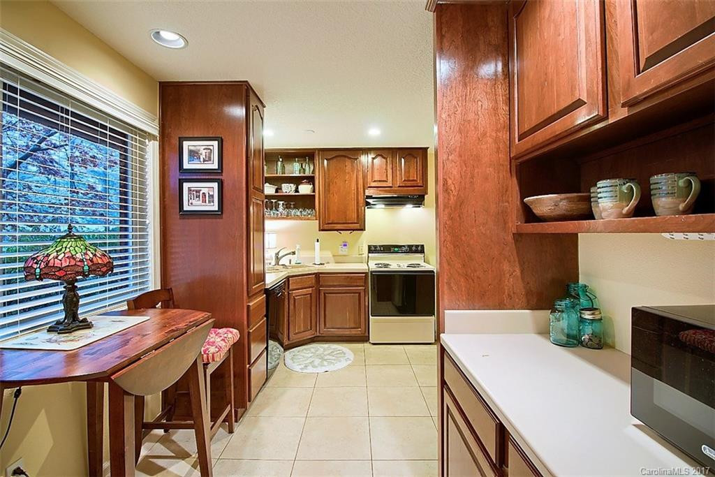 82 Laurelwood Circle #15 - Photo 2