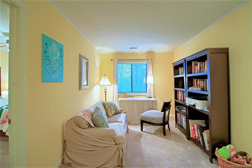 82 Laurelwood Circle #15 - Photo 16
