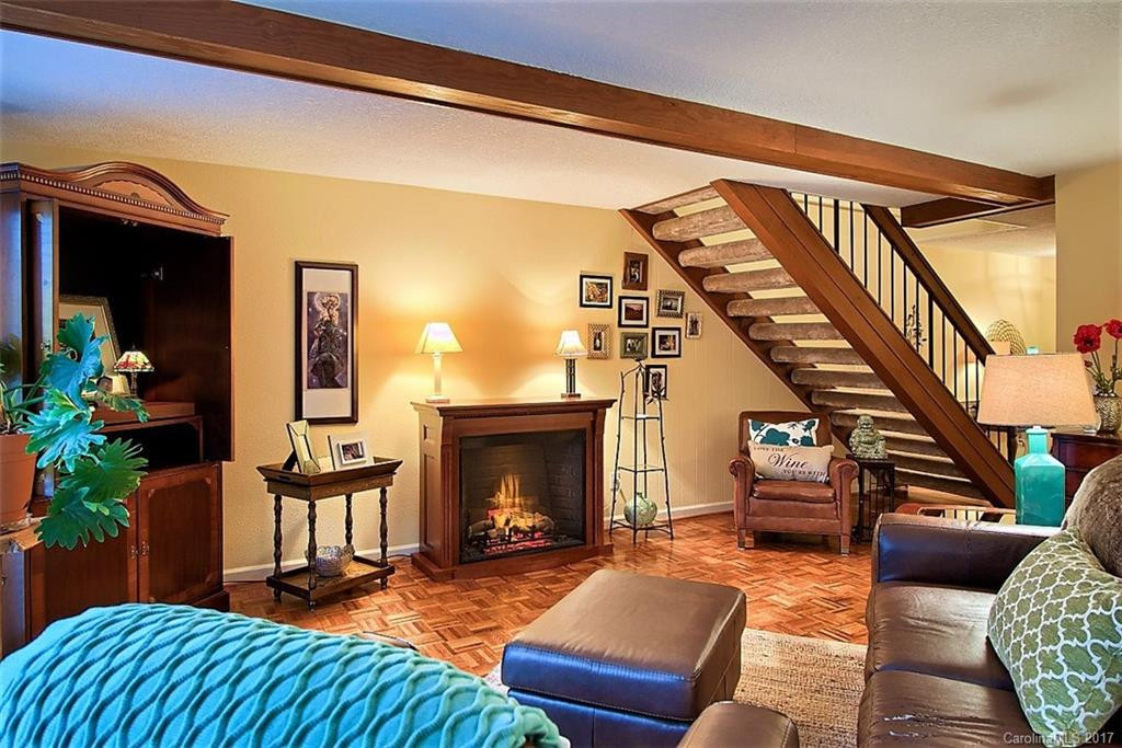 82 Laurelwood Circle #15 - Photo 8
