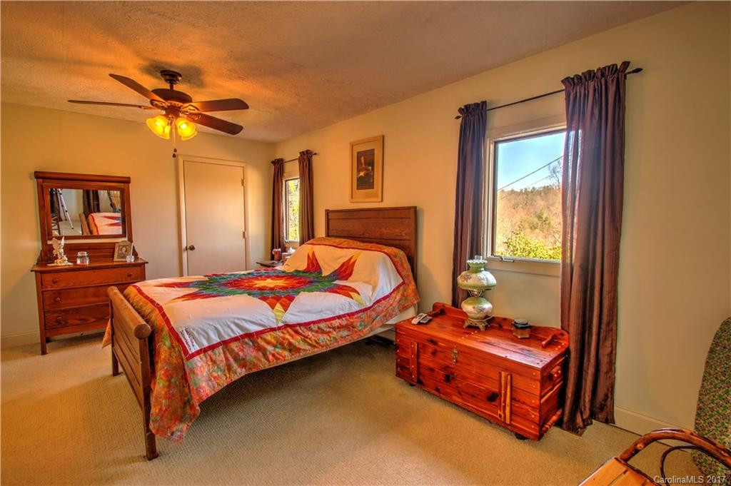 136 Echo Drive - Photo 13