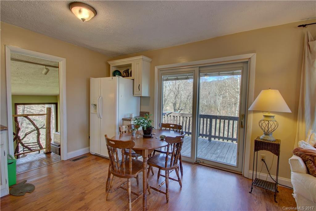 136 Echo Drive - Photo 4