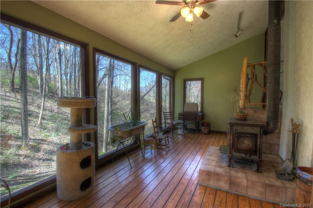 136 Echo Drive - Photo 8