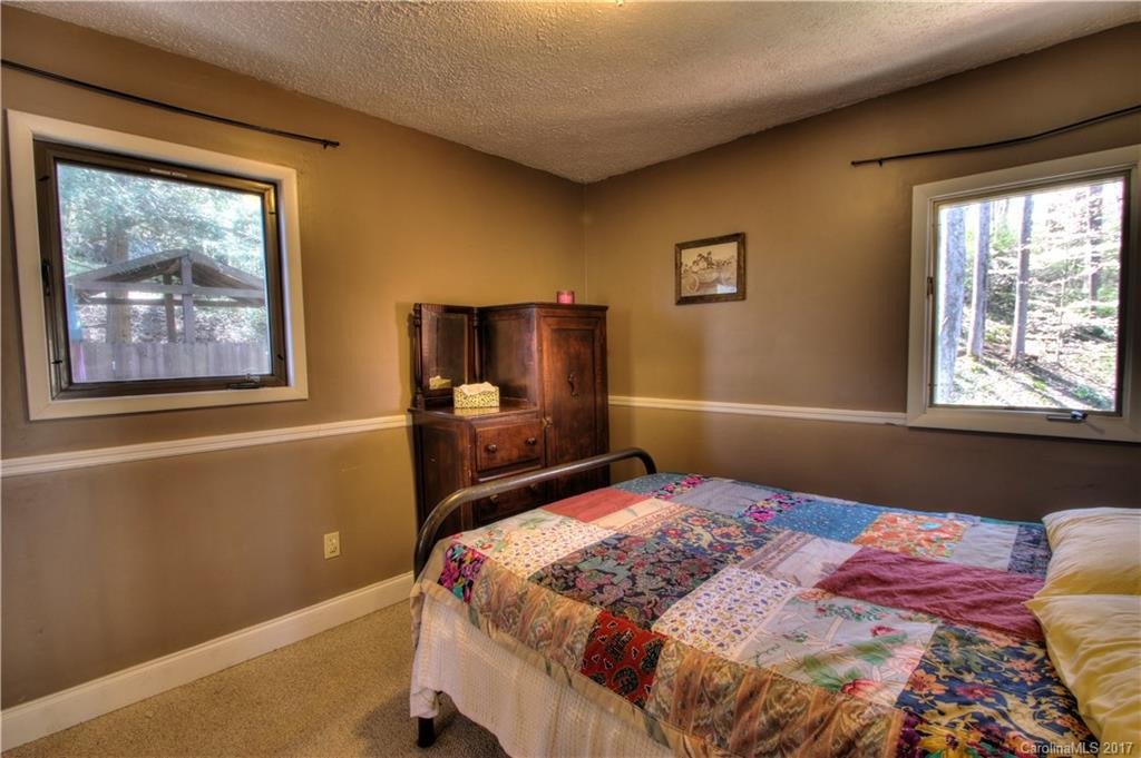 136 Echo Drive - Photo 9