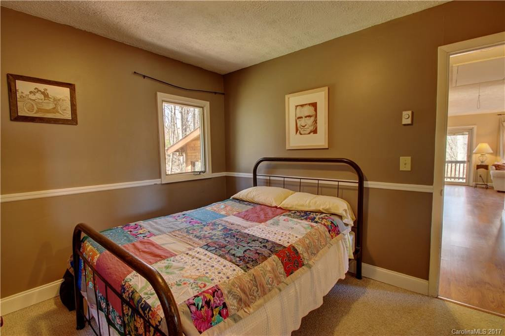 136 Echo Drive - Photo 10