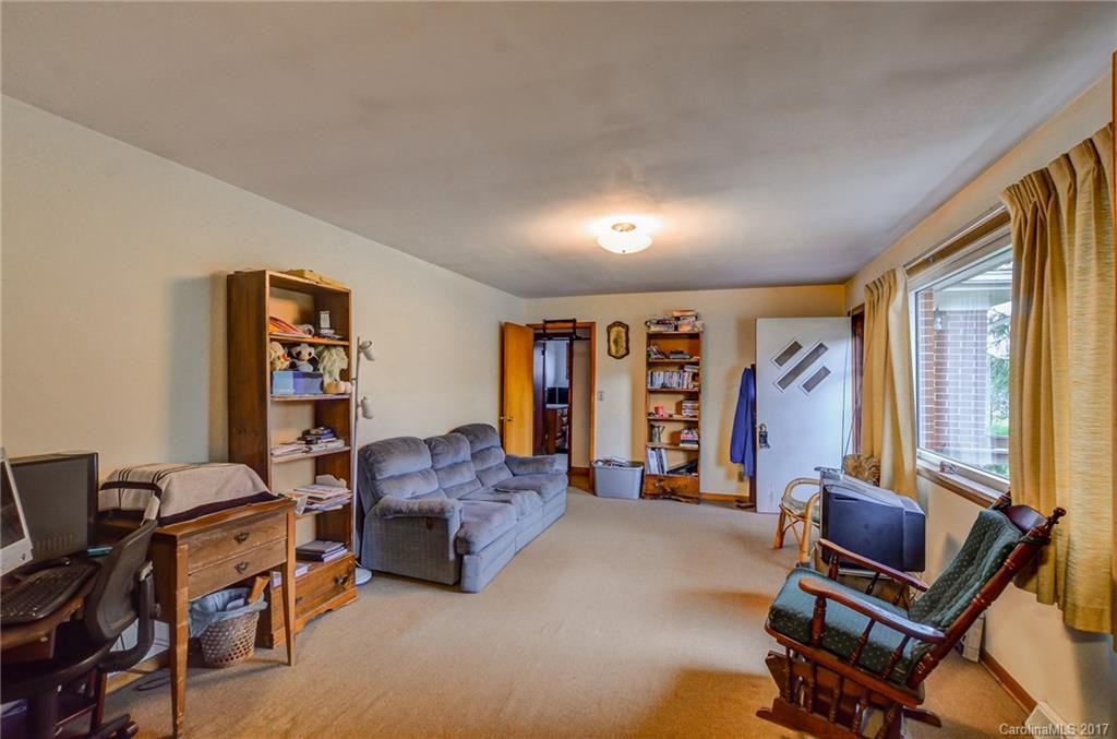 5945 Asheville Highway - Photo 15