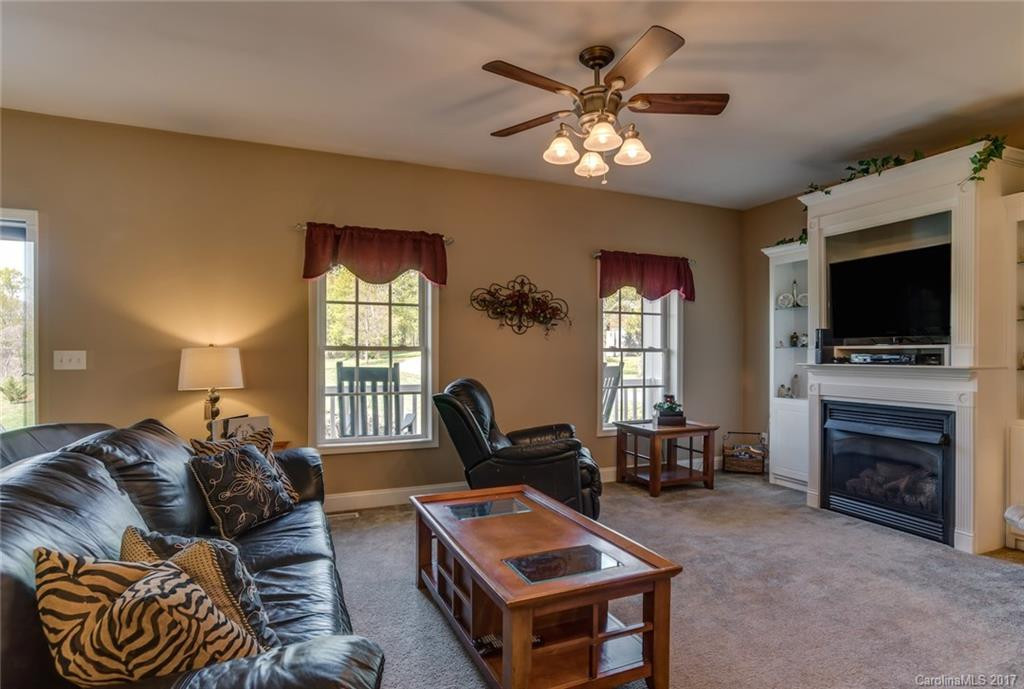 171 Pinoak Drive - Photo 3
