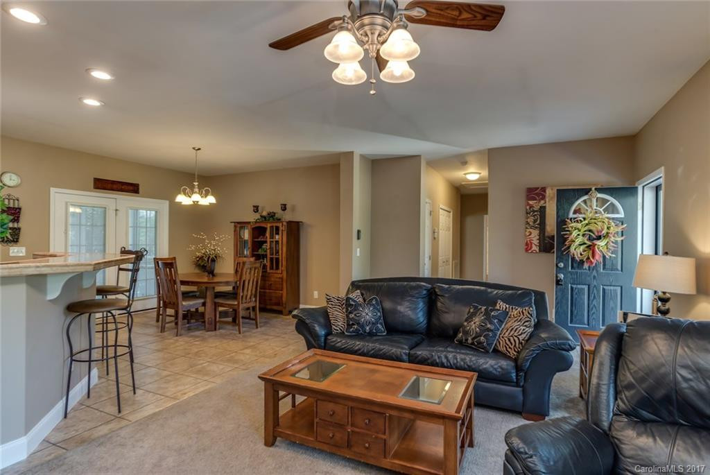 171 Pinoak Drive - Photo 4