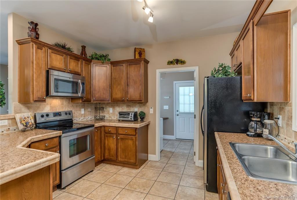 171 Pinoak Drive - Photo 8