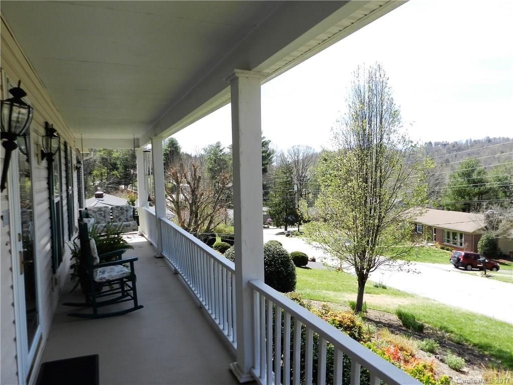 29 Mountainbrook Road - Photo 2