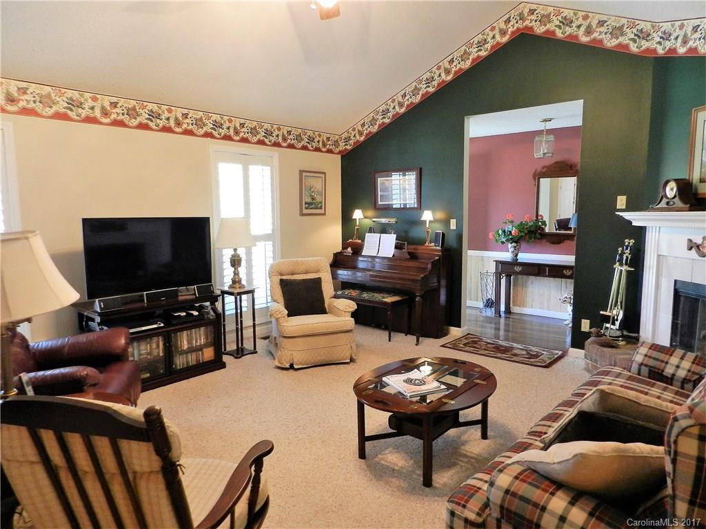 29 Mountainbrook Road - Photo 7