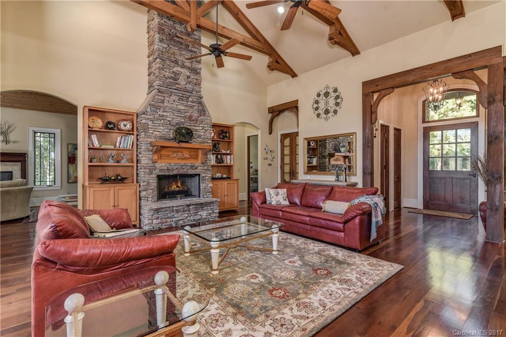 131 Hollybrook Drive - Photo 2