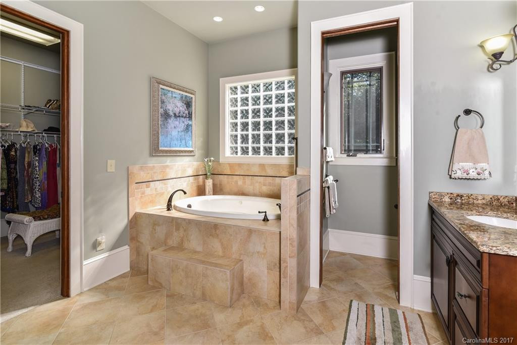 131 Hollybrook Drive - Photo 10