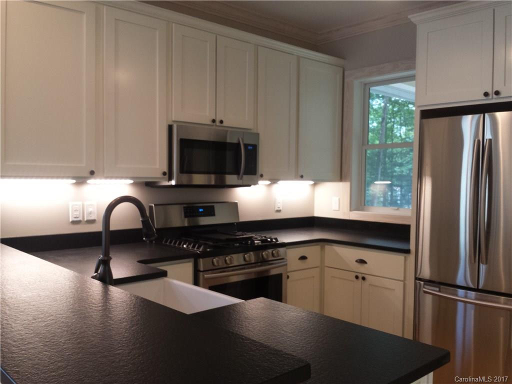 220 Turnpike Road - Photo 10