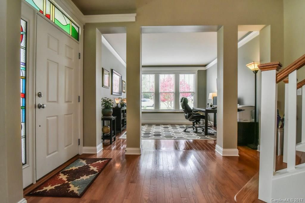 112 Mountain Drive - Photo 2