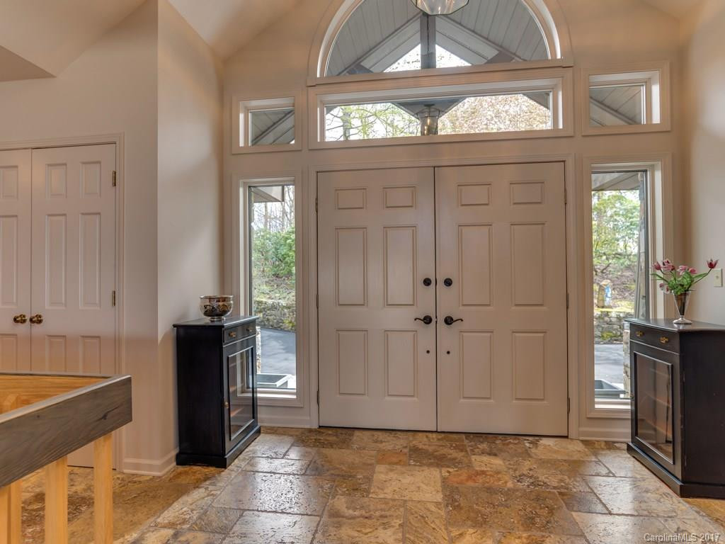 536 Hagen Drive - Photo 2