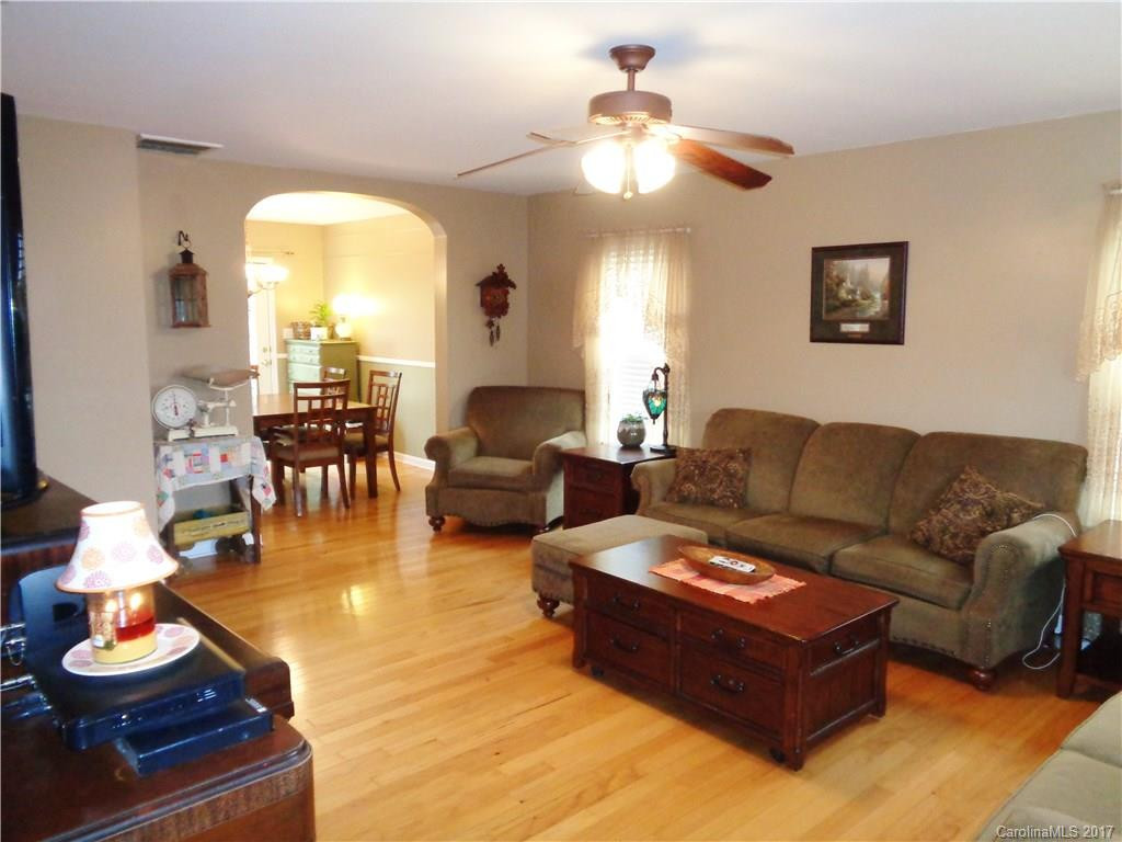 17 Worthington Lane - Photo 3