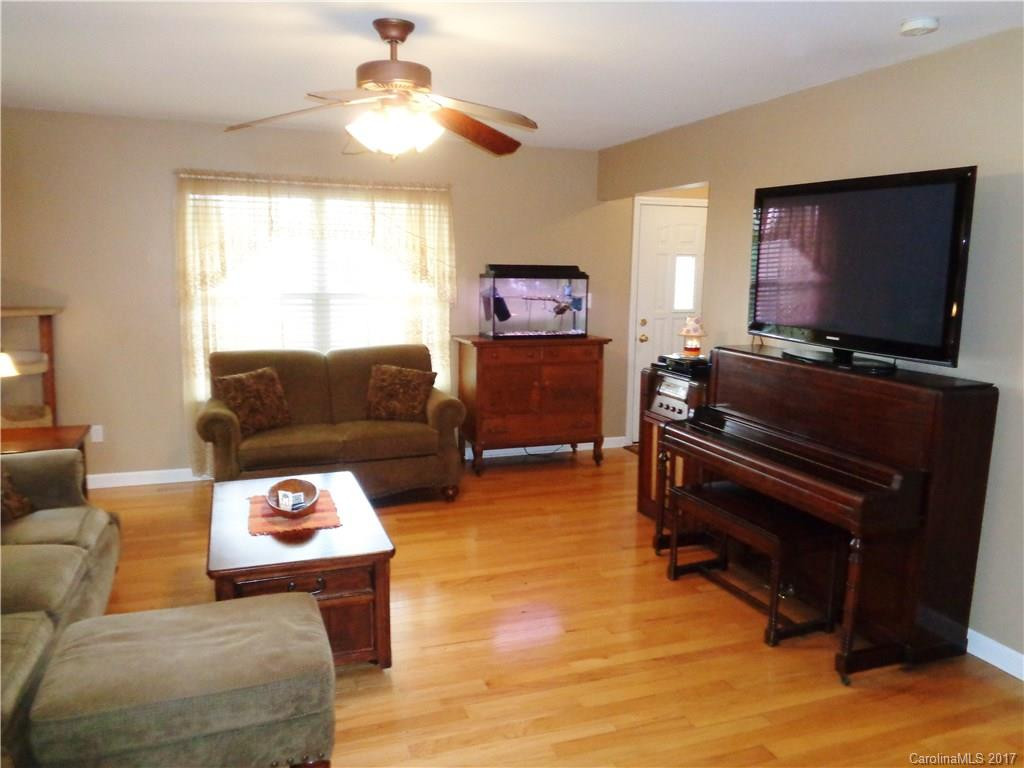 17 Worthington Lane - Photo 4
