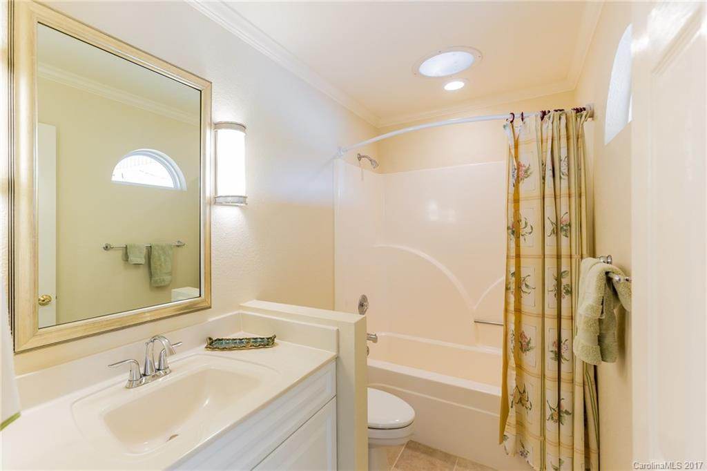 197 Hawthorne Drive - Photo 15