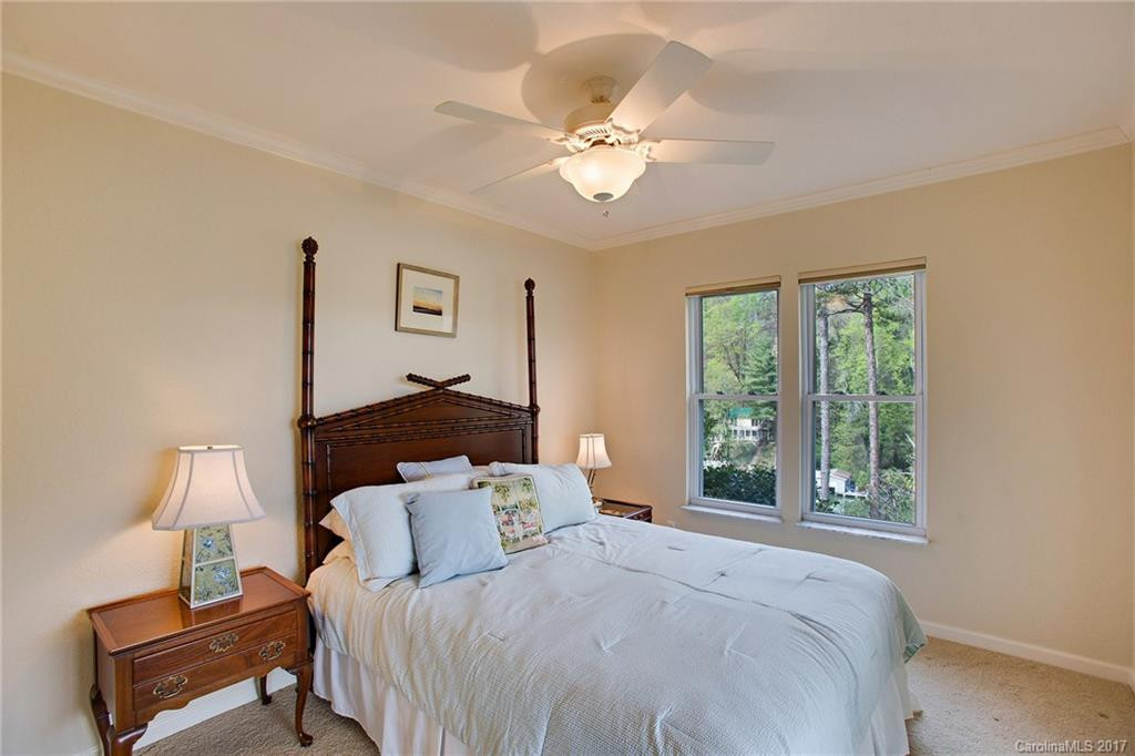 197 Hawthorne Drive - Photo 18