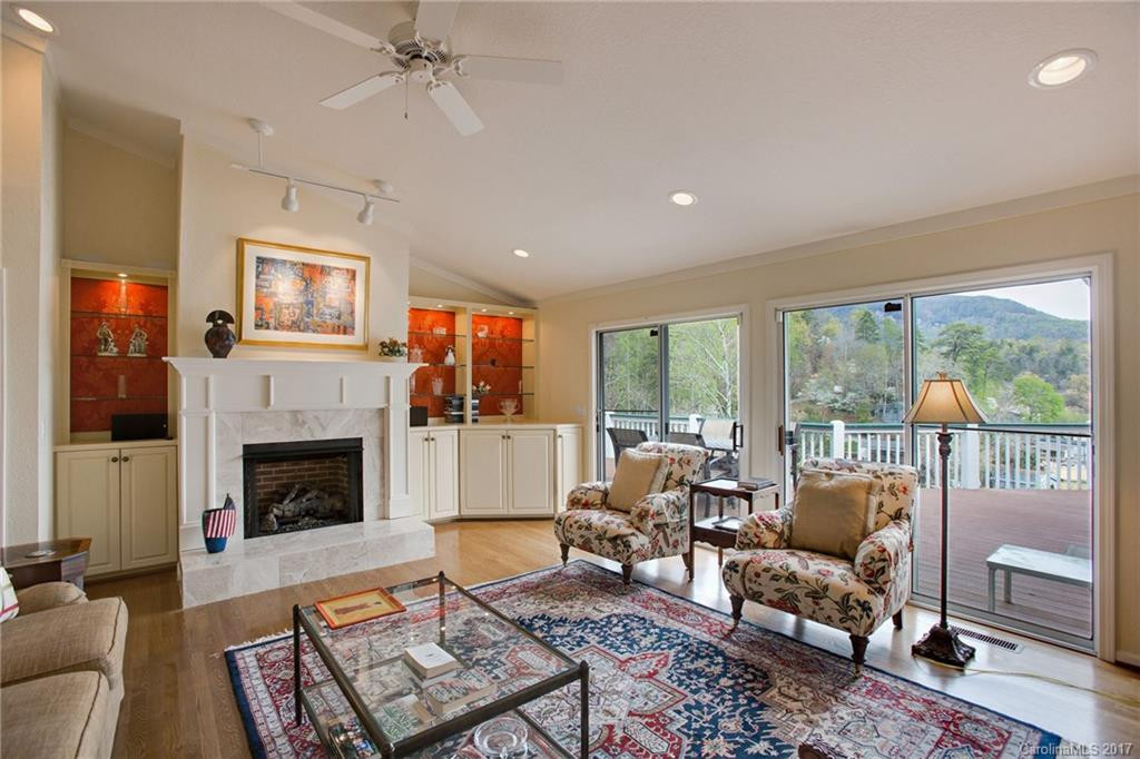 197 Hawthorne Drive - Photo 6